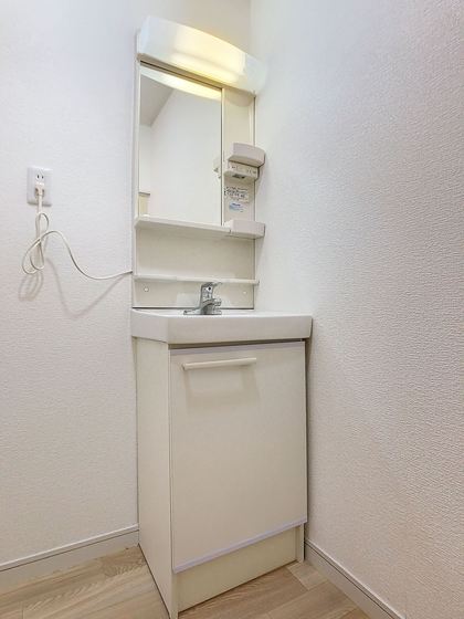 洗面設備　※他号室の写真です