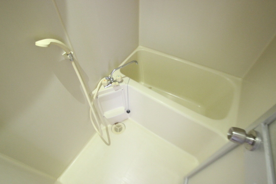 バス・シャワールーム　他部屋の写真を使用しております。