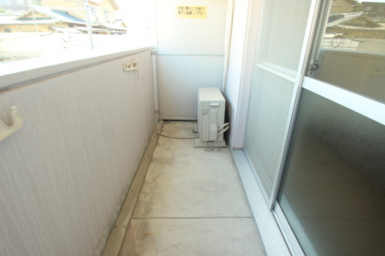 バルコニー　他部屋の写真を使用しております。