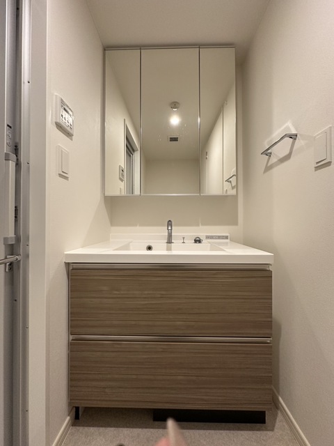 洗面設備　別部屋参考写真です