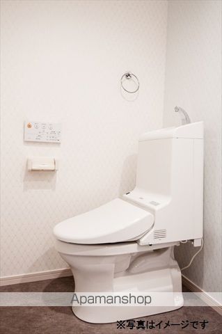 千葉都市モノレール スポーツセンター駅 徒歩2分 2階建 築11年のトイレ写真