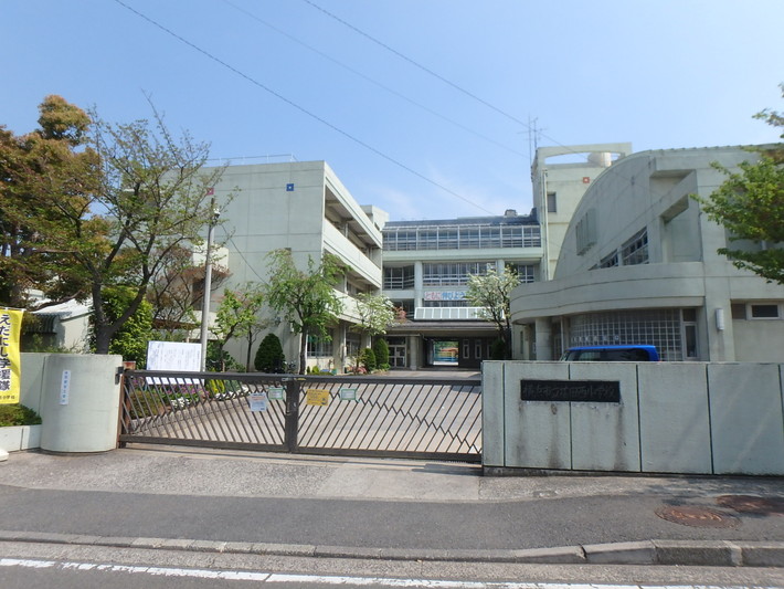 小学校　横浜市立荏田西小学校（小学校）まで850m