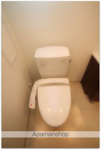 地下鉄四つ橋線 肥後橋駅 徒歩3分 11階建 築18年のトイレ写真