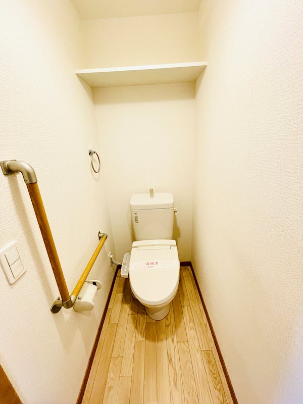 ＪＲ鹿児島本線 久留米駅 バス乗車時間：20分 最寄りバス停で下車 徒歩4分 5階建 築11年のトイレ写真