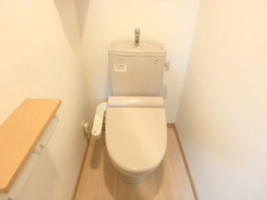 トイレ　別部屋同タイプのお写真から物件の雰囲気をご参考くださいませ。