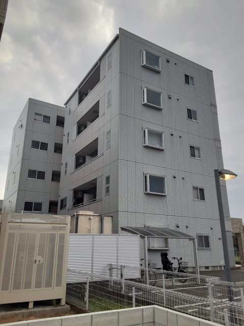 名古屋市中川区下之一色町のマンションの建物外観