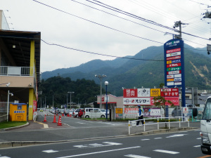 【岩岡ビルのスーパー】