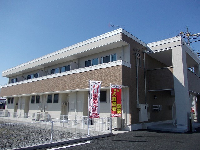 栃木市大町のアパートの建物外観