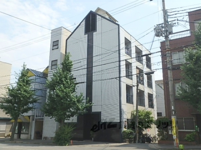 京都市中京区聚楽廻松下町のマンションの建物外観