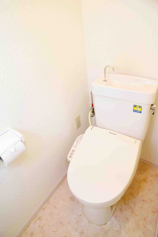 トイレ　温水洗浄便座付き♪