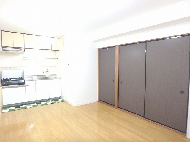 居室・リビング　８帖のＬＤＫ♪※備品は付きません