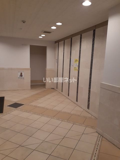 【ライオンズ岐阜セントマークス壱番館のロビー】