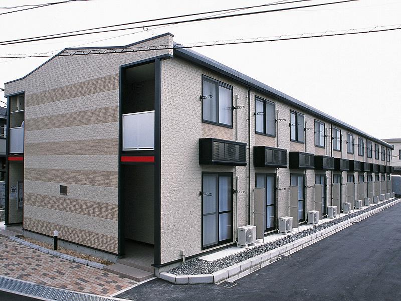 高松市伏石町のアパートの建物外観