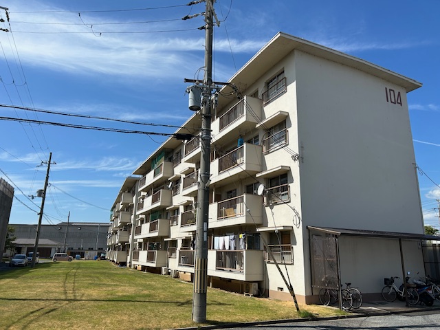 東加古川ファミリーマンション104-404の建物外観