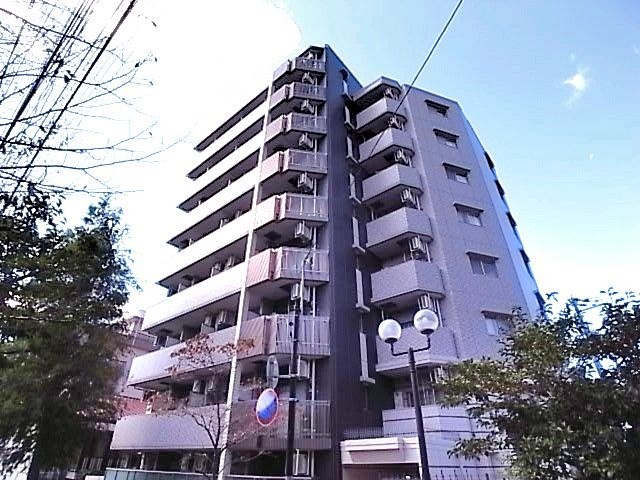 神戸市中央区中山手通のマンションの建物外観