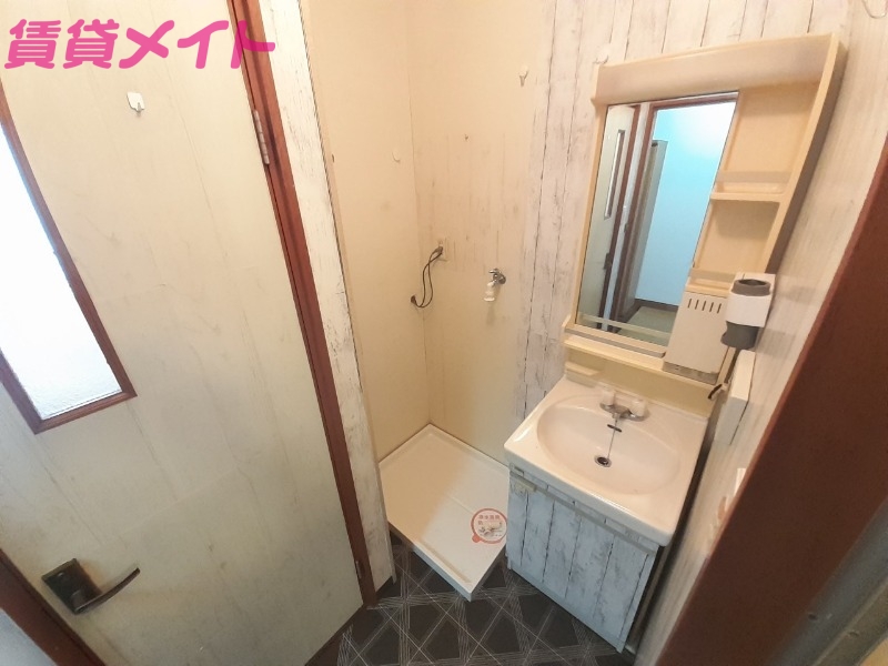 洗面設備　同型参考写真