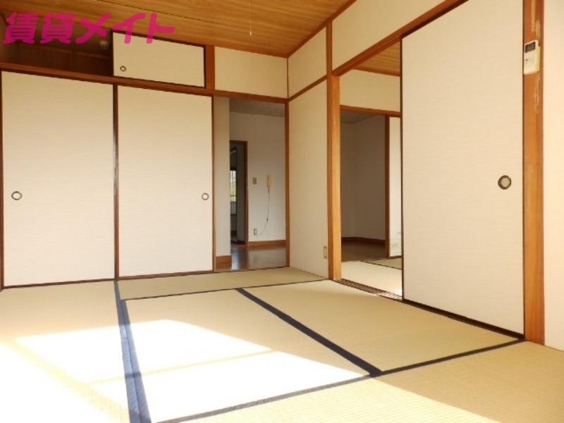 居室・リビング　同型参考写真