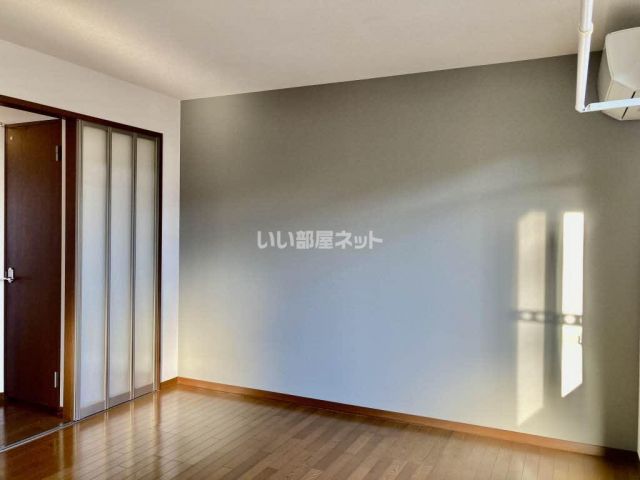 コーポクレストの居間写真