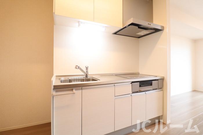キッチン　同間取り、別の階の部屋の写真です