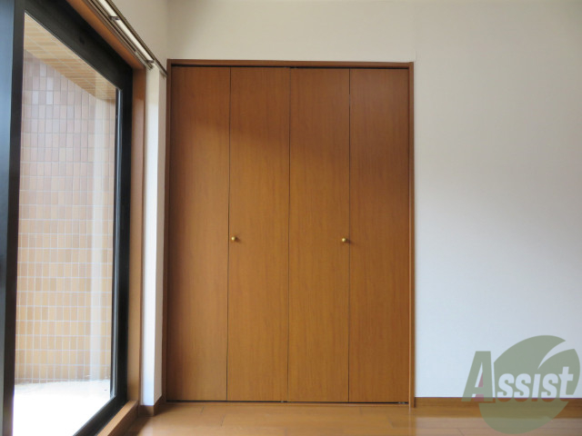 収納　収納スペースはコチラ。中が気になりますね～。