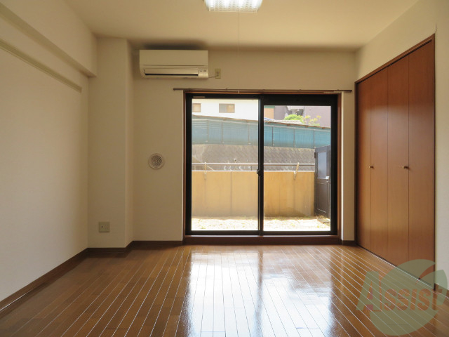 その他部屋・スペース　フローリングなので、ベッドも置けちゃいます。