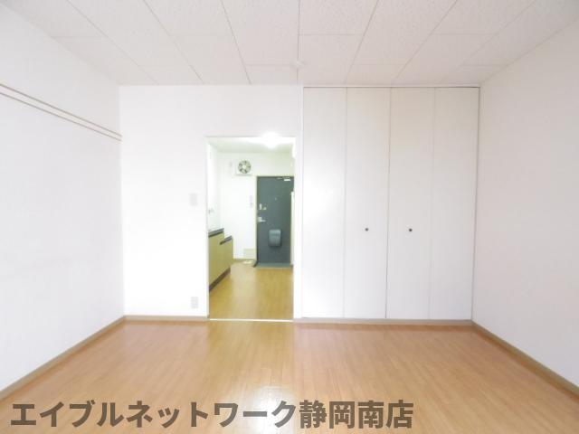 居室・リビング　ゆったりとした居間です