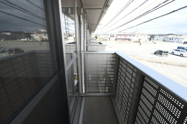 バルコニー　お洗濯にも便利なバルコニー付き
