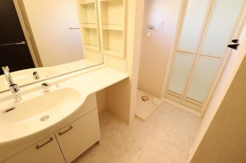 洗面設備　カウンター付洗髪洗面化粧台