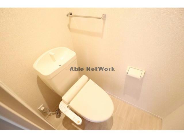 トイレ　温水洗浄暖房便座