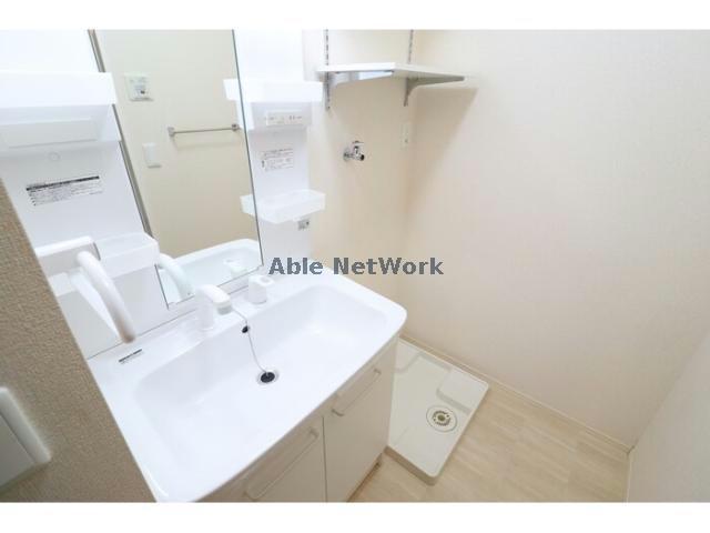 洗面設備　シャワー付洗面台