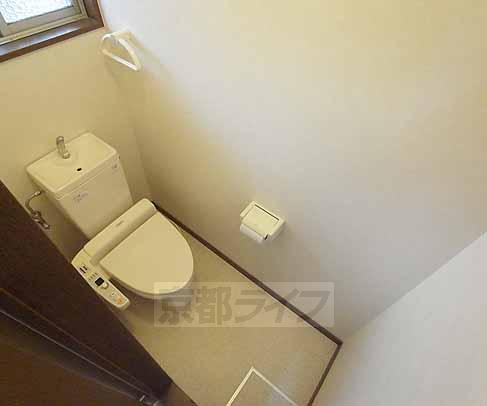 トイレ　使いやすい洋式トイレです