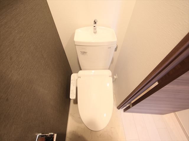 トイレ　温水洗浄便座付トイレ