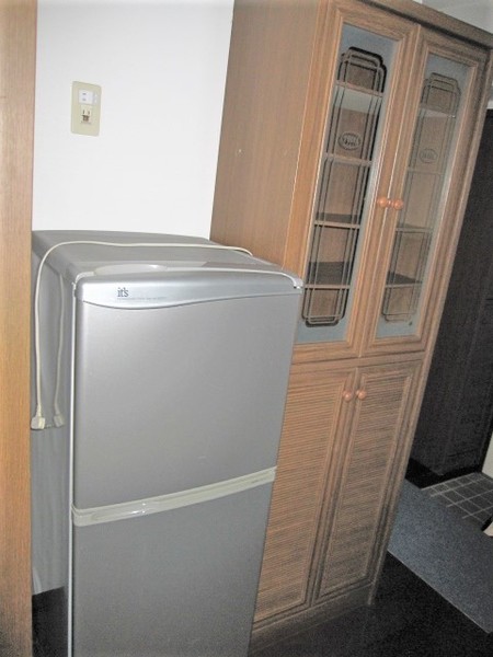 その他設備　食器棚・冷蔵庫