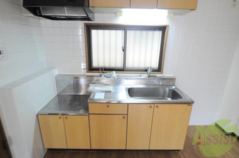 キッチン　あなたの好みに合わせたコンロを置いてくださいね。