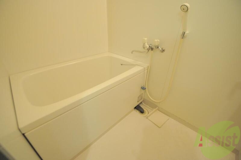 バス・シャワールーム　一日の疲れを洗い流す大切な空間。ゆったりくつろいでください。