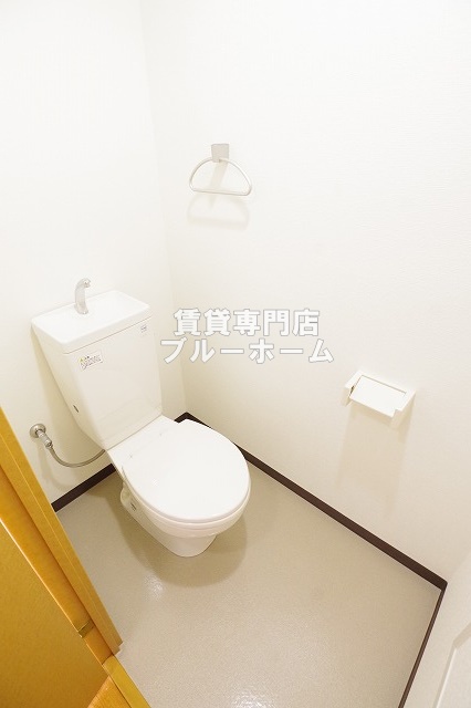 地下鉄御堂筋線 なかもず駅 徒歩9分 3階建 築22年のトイレ写真