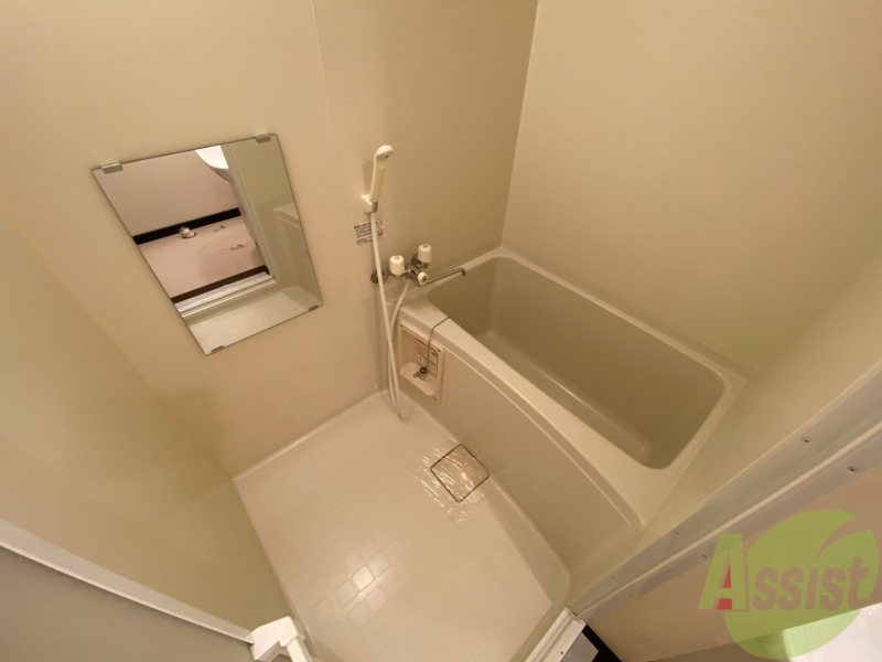 バス・シャワールーム　お風呂になります。一日の疲れを癒してくださいね。