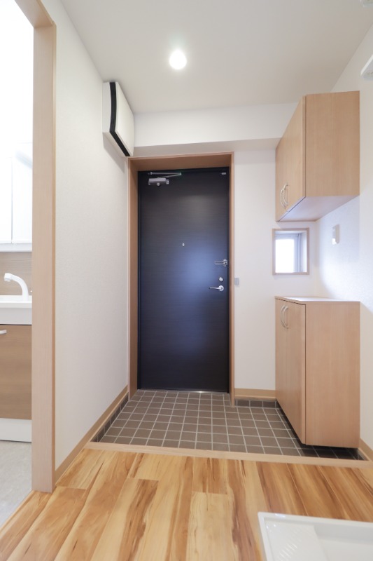 玄関　図面と現状に相違がある場合には現状を優先