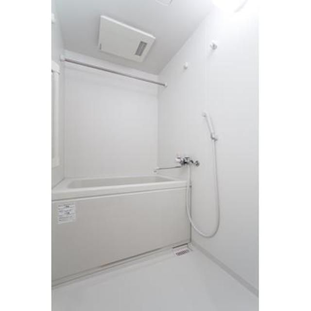 バス・シャワールーム　落ち着いた空間のお風呂です