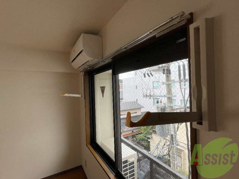 バルコニー　洗濯物を干すスペースがあります。