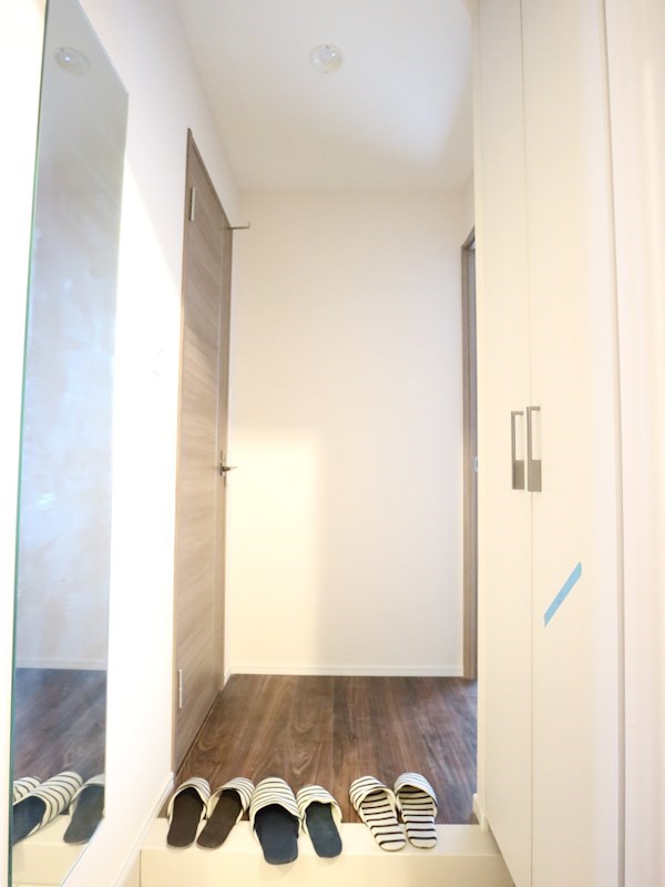 玄関　※別間取り参考写真