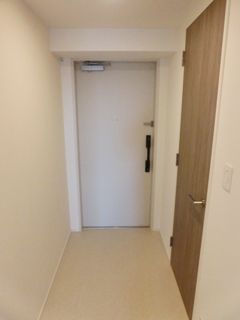 玄関　※写真は同タイプ住戸です。