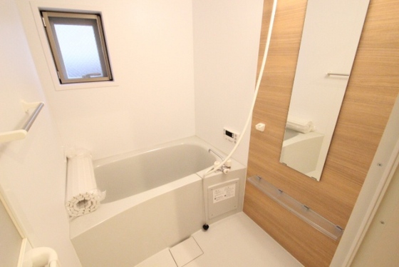 バス・シャワールーム　※別部屋の写真です