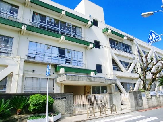 小学校　茨木市立玉島小学校（小学校）まで1105m
