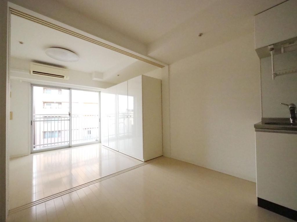 居室・リビング　同物件別部屋写真