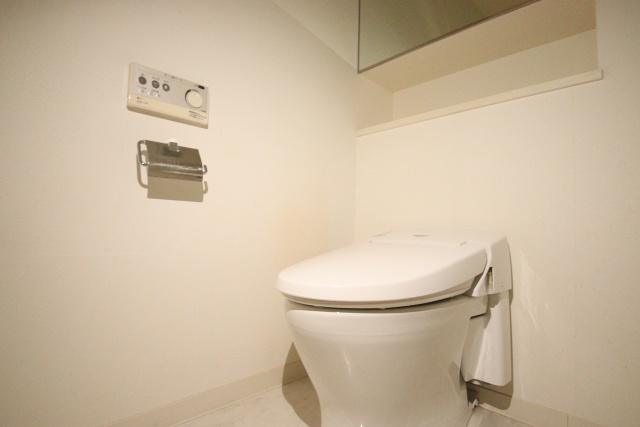 トイレ　※別室の参考写真の為、現況優先です。