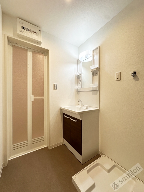 洗面設備　シャンプードレッサー付き・朝シャンもこちらで♪♪