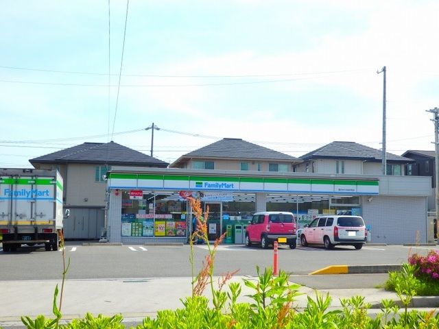 コンビニ　ファミリーマート陽だまり中央店（コンビニ）まで90m