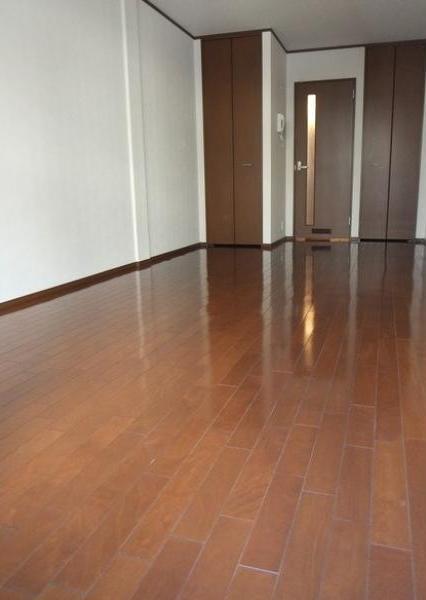 居室・リビング　別部屋参考画像です。