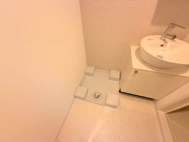 その他設備　嬉しい室内洗濯機置場。これで洗濯機も長持ちしますね。